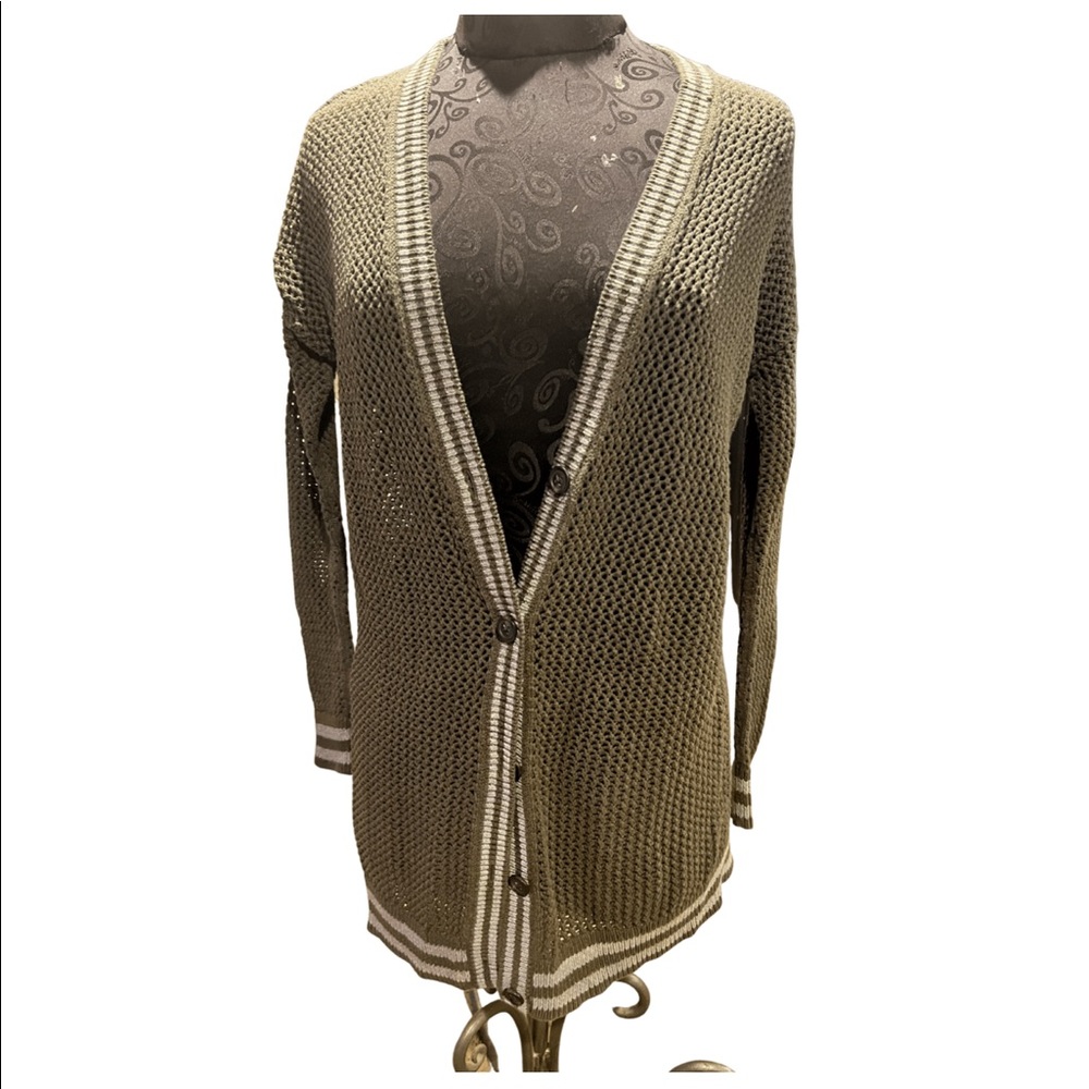 AE Cardigan